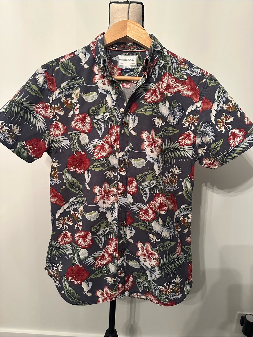 American Heritage Dawson & Brooks Men’s Small Slim Fit Hawaiian Floral Shirt